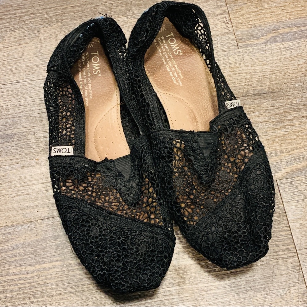 Tom’s crocheted flats